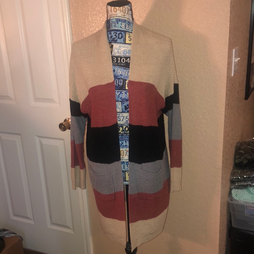 Cardigan - Picture 2 of 9